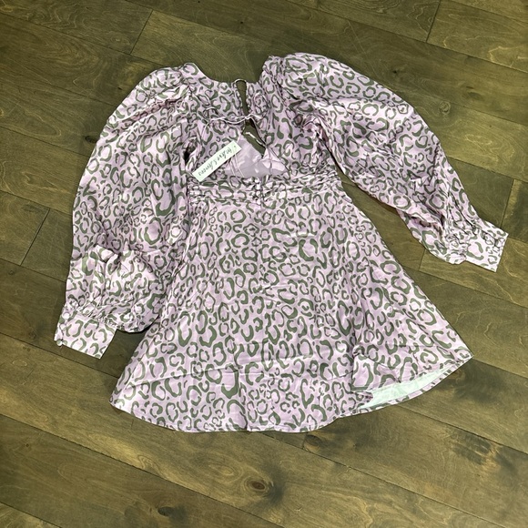 For Love And Lemons Pink V-Neck Bishop Sleeve Dress - Picture 7 of 7